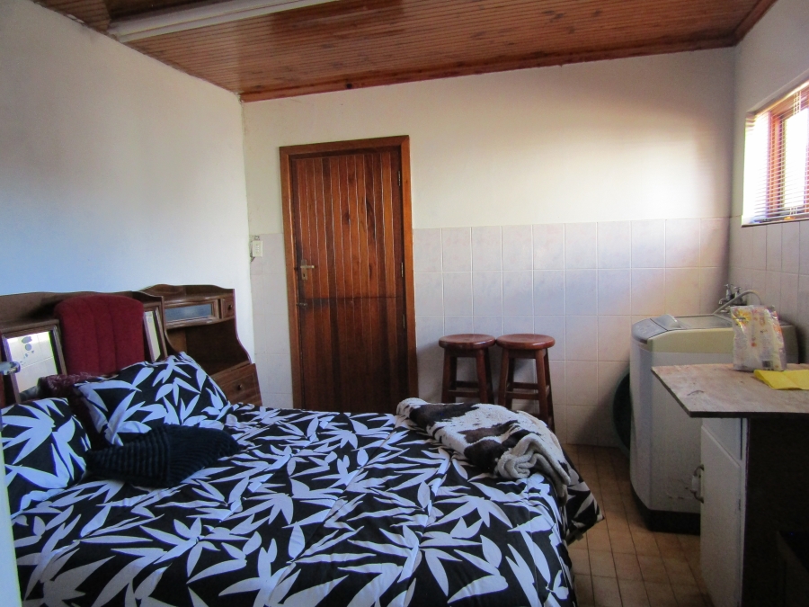 4 Bedroom Property for Sale in Hankey Eastern Cape